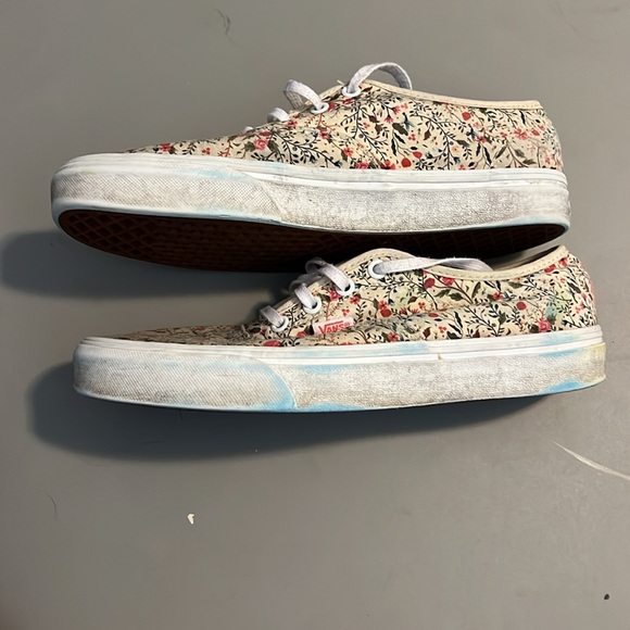 Vans - Picture 4 of 10